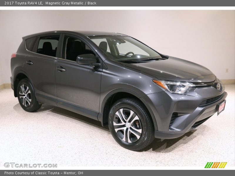 Front 3/4 View of 2017 RAV4 LE