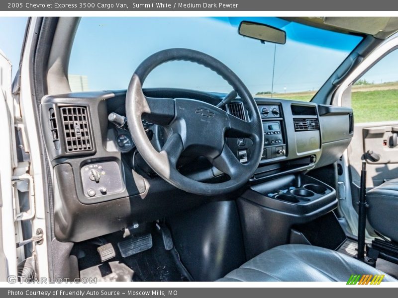 Summit White / Medium Dark Pewter 2005 Chevrolet Express 3500 Cargo Van