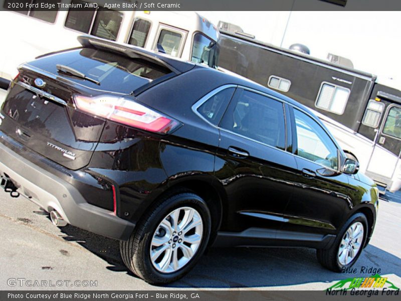 Agate Black / Soft Ceramic 2020 Ford Edge Titanium AWD