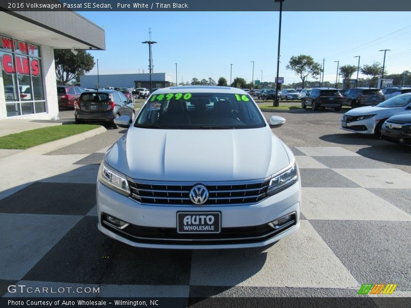Pure White / Titan Black 2016 Volkswagen Passat SE Sedan