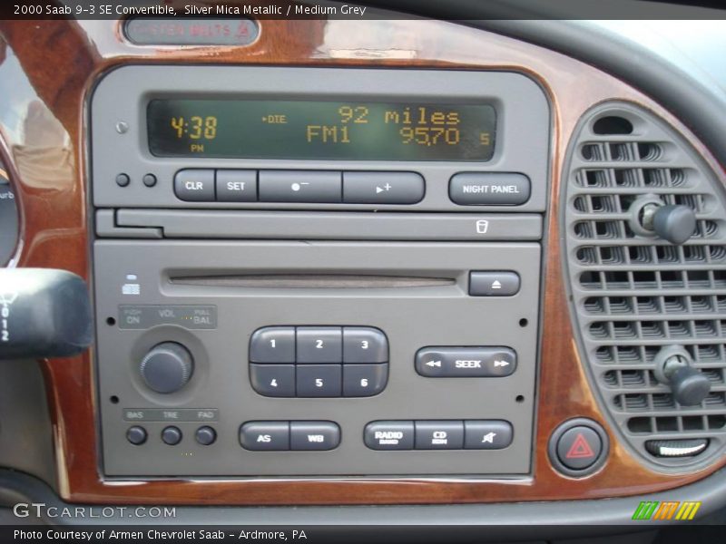 Silver Mica Metallic / Medium Grey 2000 Saab 9-3 SE Convertible