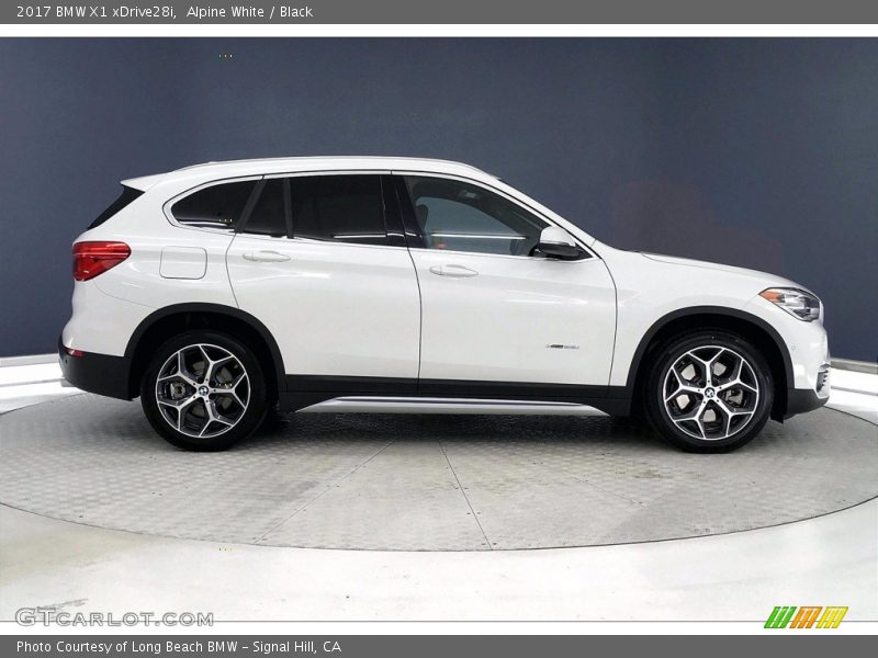 Alpine White / Black 2017 BMW X1 xDrive28i