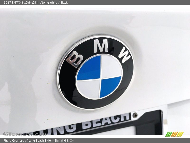 Alpine White / Black 2017 BMW X1 xDrive28i