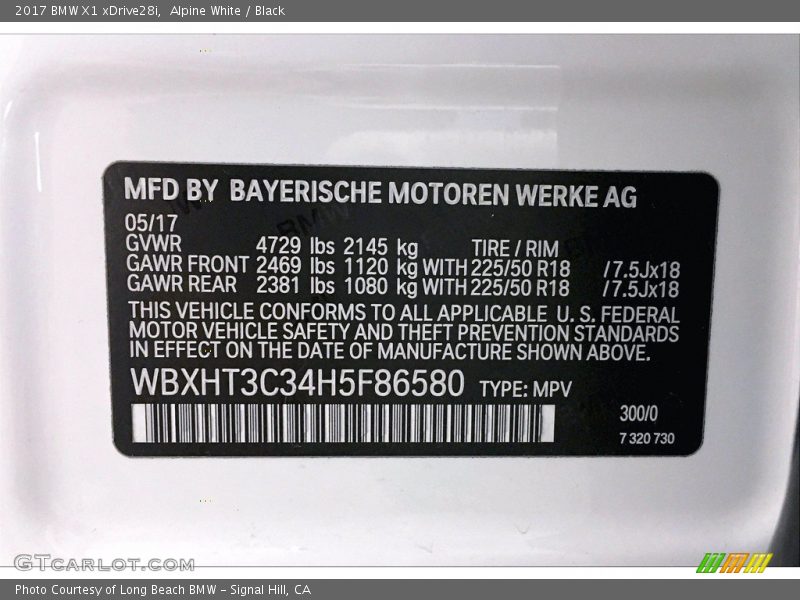 Alpine White / Black 2017 BMW X1 xDrive28i