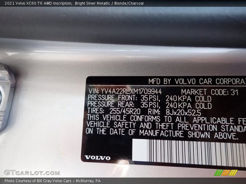 Bright Silver Metallic / Blonde/Charcoal 2021 Volvo XC60 T6 AWD Inscription