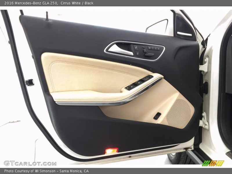 Cirrus White / Black 2016 Mercedes-Benz GLA 250