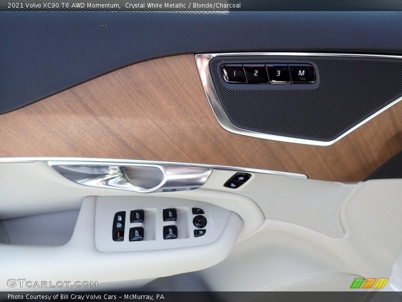 Crystal White Metallic / Blonde/Charcoal 2021 Volvo XC90 T6 AWD Momentum