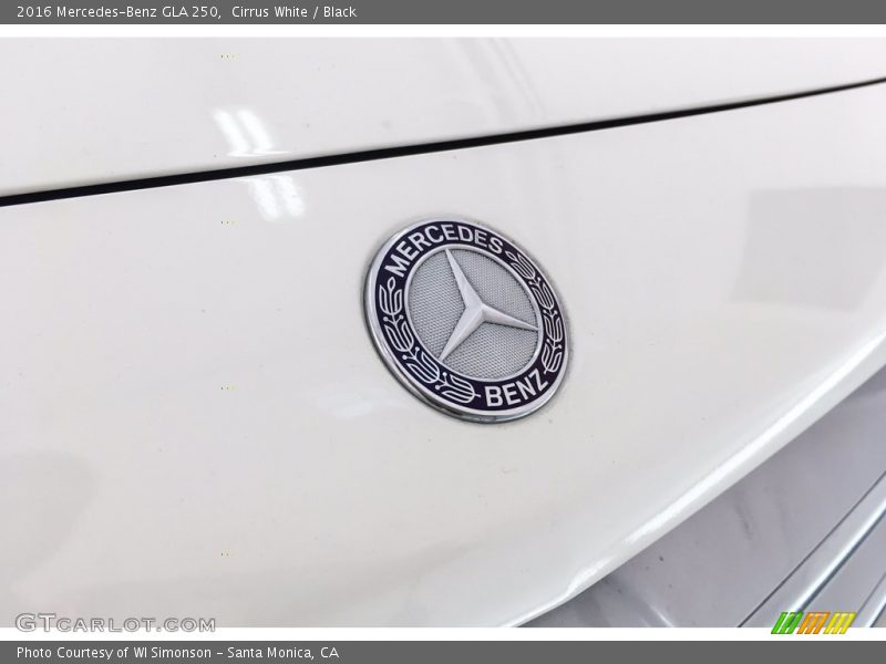 Cirrus White / Black 2016 Mercedes-Benz GLA 250