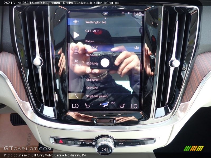 Denim Blue Metallic / Blond/Charcoal 2021 Volvo S60 T6 AWD Momentum