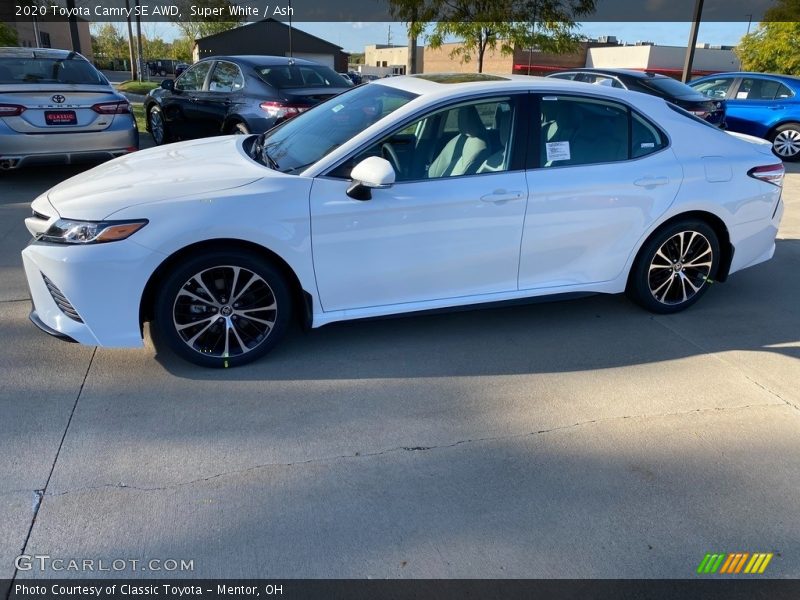 Super White / Ash 2020 Toyota Camry SE AWD