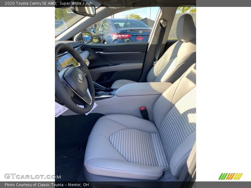 Super White / Ash 2020 Toyota Camry SE AWD