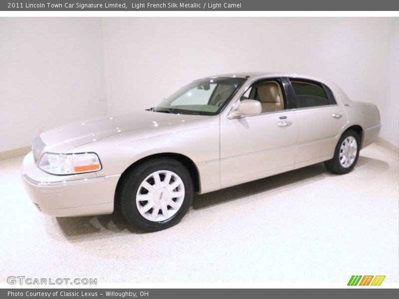 Light French Silk Metallic / Light Camel 2011 Lincoln Town Car Signature Limited