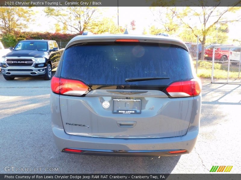 Ceramic Grey / Black 2020 Chrysler Pacifica Touring L
