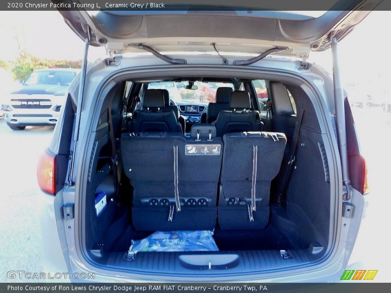 Ceramic Grey / Black 2020 Chrysler Pacifica Touring L