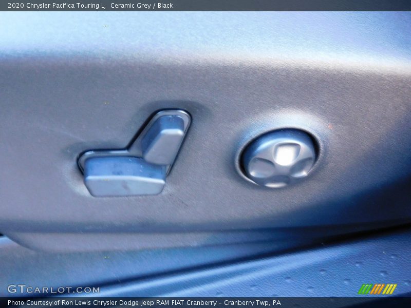 Ceramic Grey / Black 2020 Chrysler Pacifica Touring L