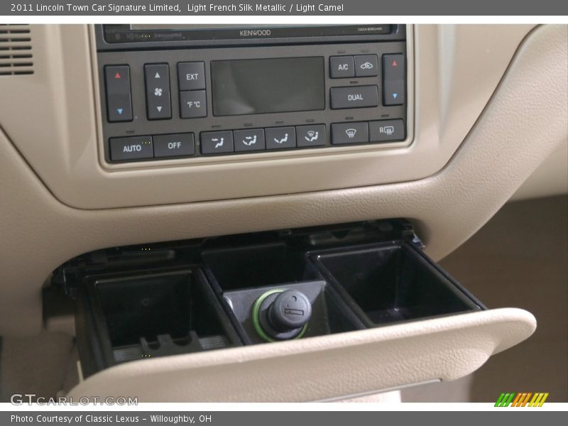 Light French Silk Metallic / Light Camel 2011 Lincoln Town Car Signature Limited