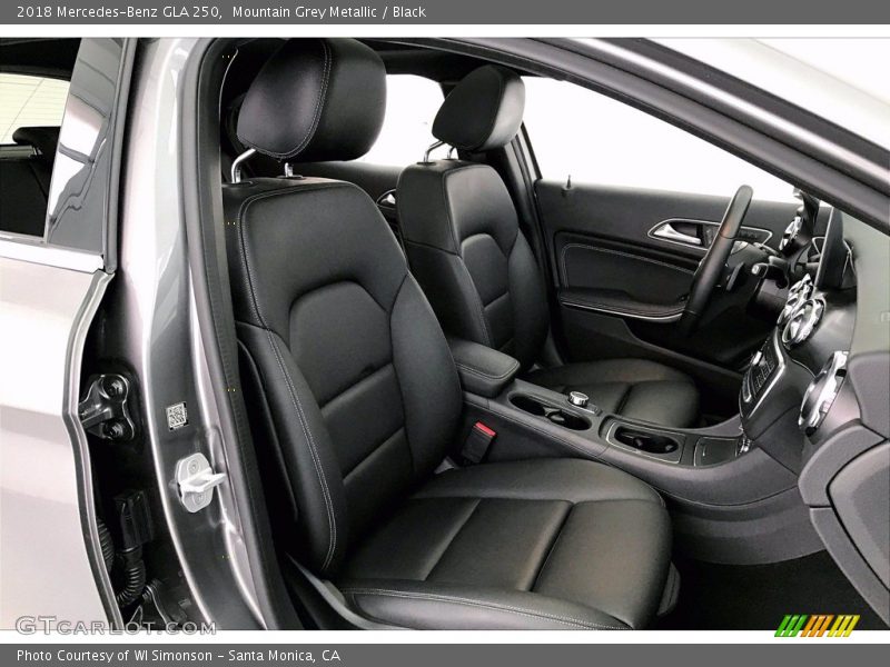 Mountain Grey Metallic / Black 2018 Mercedes-Benz GLA 250