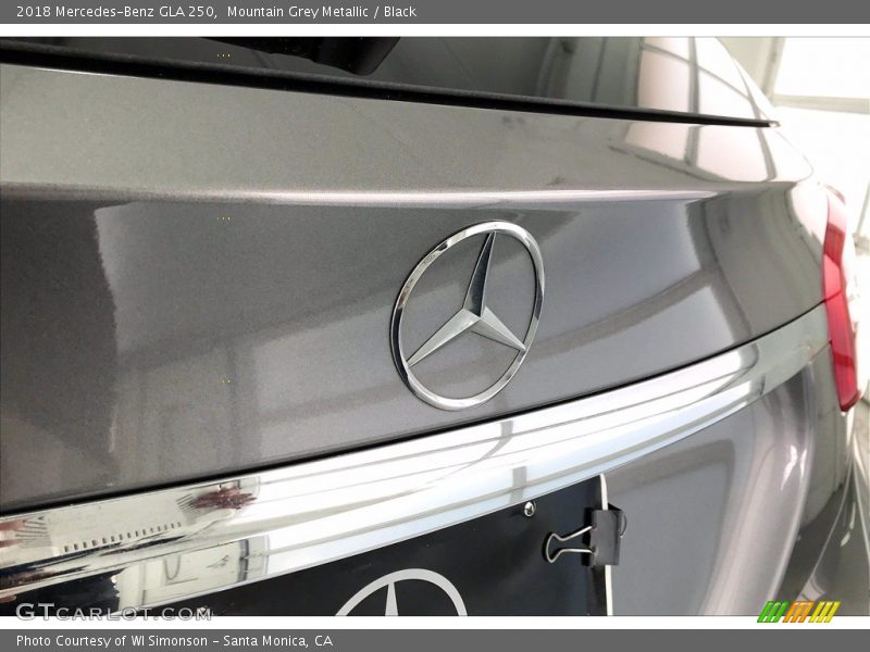 Mountain Grey Metallic / Black 2018 Mercedes-Benz GLA 250
