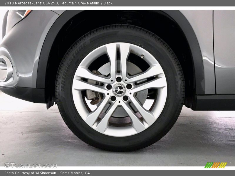 Mountain Grey Metallic / Black 2018 Mercedes-Benz GLA 250