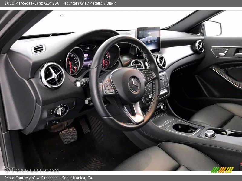 Mountain Grey Metallic / Black 2018 Mercedes-Benz GLA 250