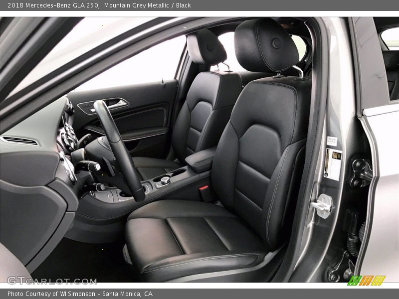 Mountain Grey Metallic / Black 2018 Mercedes-Benz GLA 250