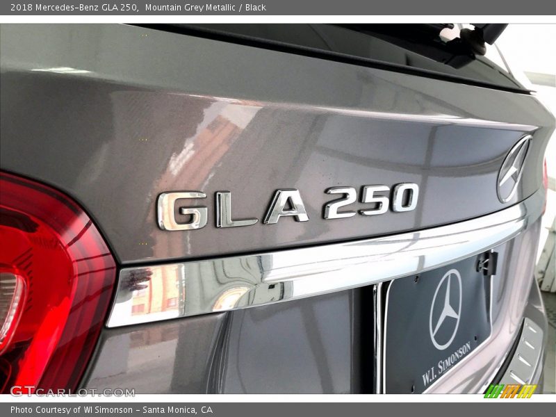Mountain Grey Metallic / Black 2018 Mercedes-Benz GLA 250