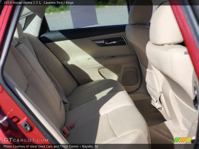 Cayenne Red / Beige 2014 Nissan Altima 2.5 S