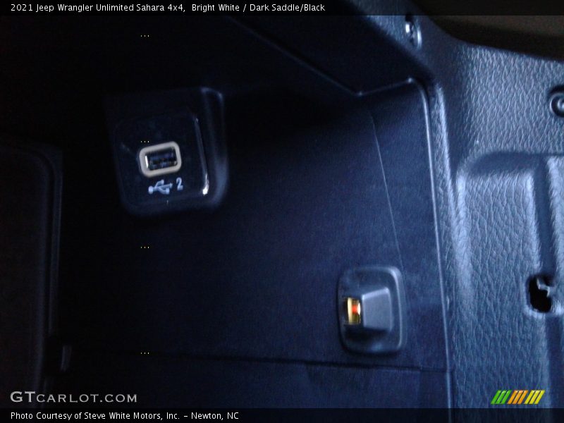 Bright White / Dark Saddle/Black 2021 Jeep Wrangler Unlimited Sahara 4x4