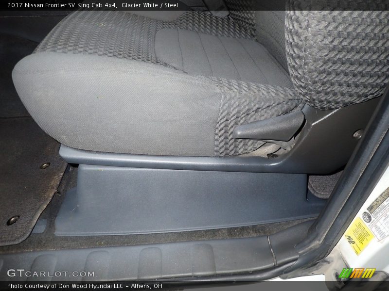 Glacier White / Steel 2017 Nissan Frontier SV King Cab 4x4