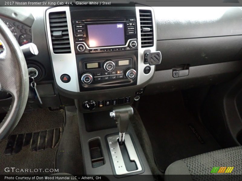 Glacier White / Steel 2017 Nissan Frontier SV King Cab 4x4