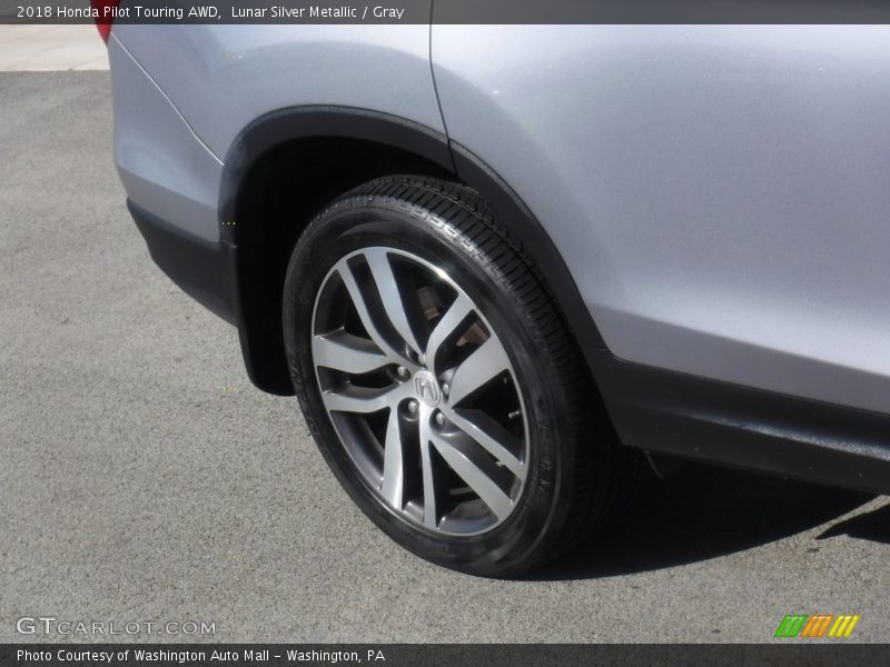 Lunar Silver Metallic / Gray 2018 Honda Pilot Touring AWD