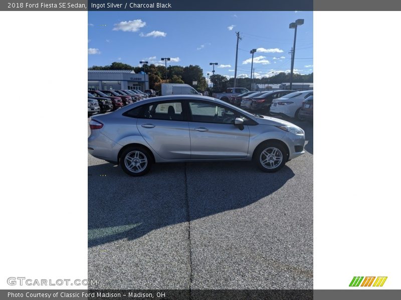 Ingot Silver / Charcoal Black 2018 Ford Fiesta SE Sedan