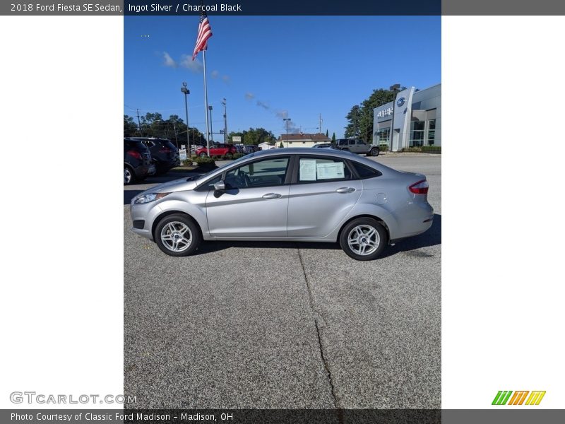 Ingot Silver / Charcoal Black 2018 Ford Fiesta SE Sedan