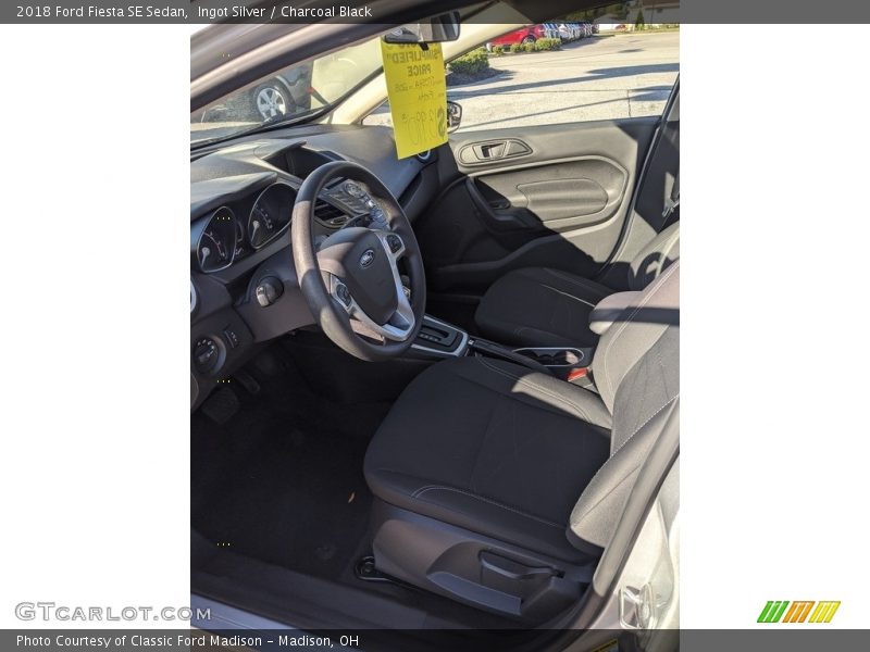 Ingot Silver / Charcoal Black 2018 Ford Fiesta SE Sedan