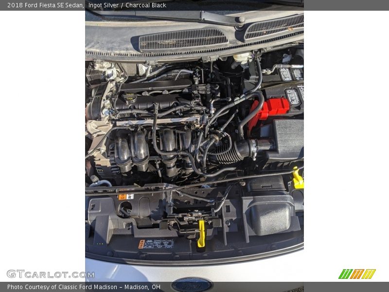 Ingot Silver / Charcoal Black 2018 Ford Fiesta SE Sedan