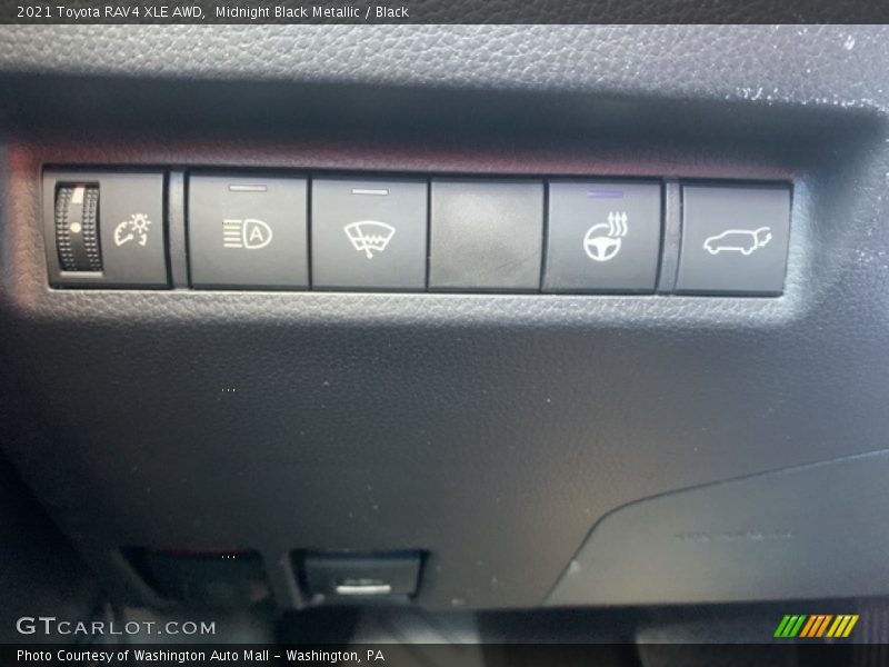 Midnight Black Metallic / Black 2021 Toyota RAV4 XLE AWD