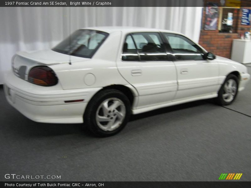 Bright White / Graphite 1997 Pontiac Grand Am SE Sedan
