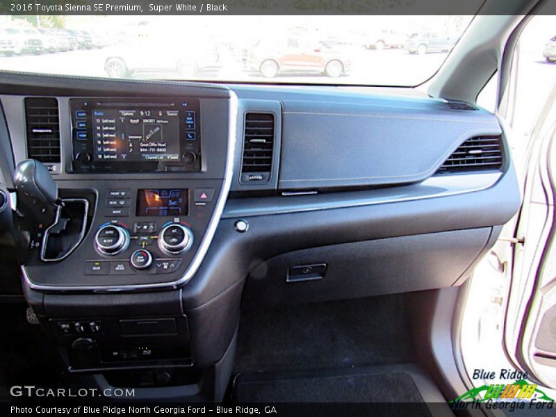 Super White / Black 2016 Toyota Sienna SE Premium