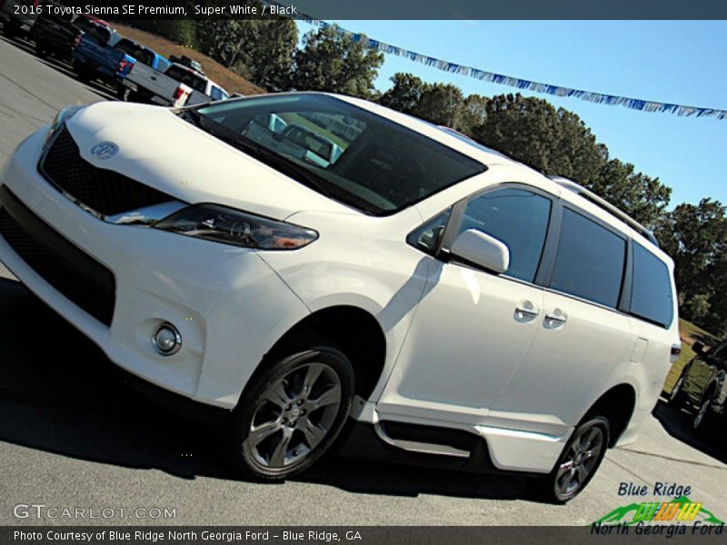 Super White / Black 2016 Toyota Sienna SE Premium