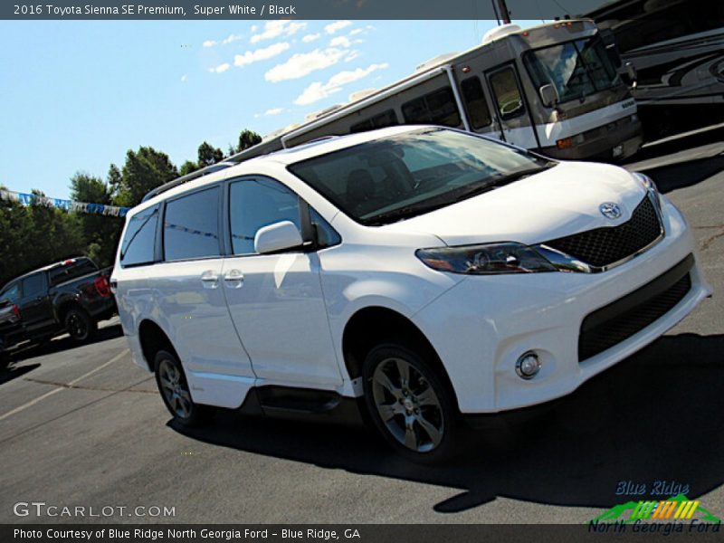 Super White / Black 2016 Toyota Sienna SE Premium