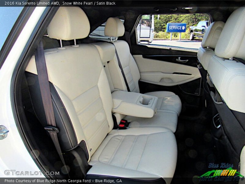 Snow White Pearl / Satin Black 2016 Kia Sorento Limited AWD