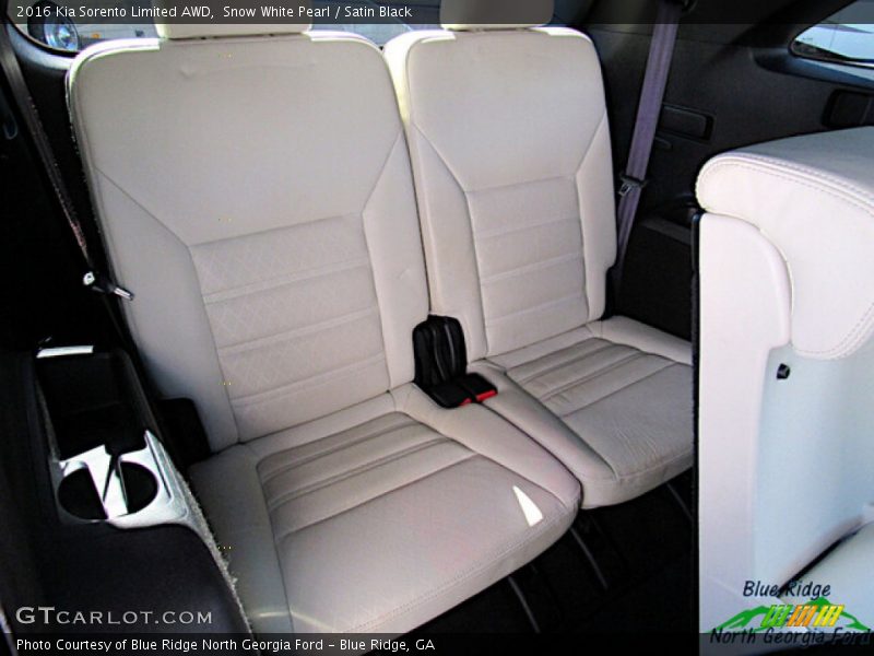 Snow White Pearl / Satin Black 2016 Kia Sorento Limited AWD