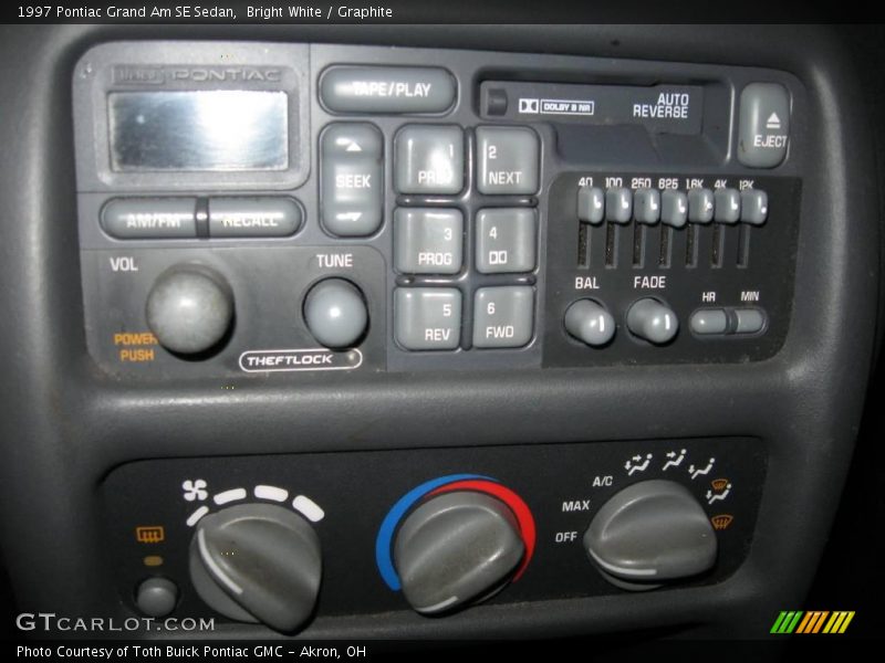 Bright White / Graphite 1997 Pontiac Grand Am SE Sedan