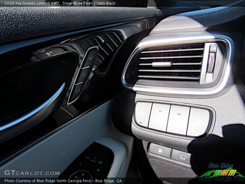 Snow White Pearl / Satin Black 2016 Kia Sorento Limited AWD
