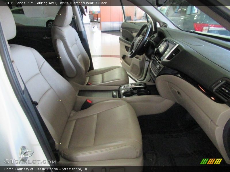 Front Seat of 2016 Pilot Touring AWD