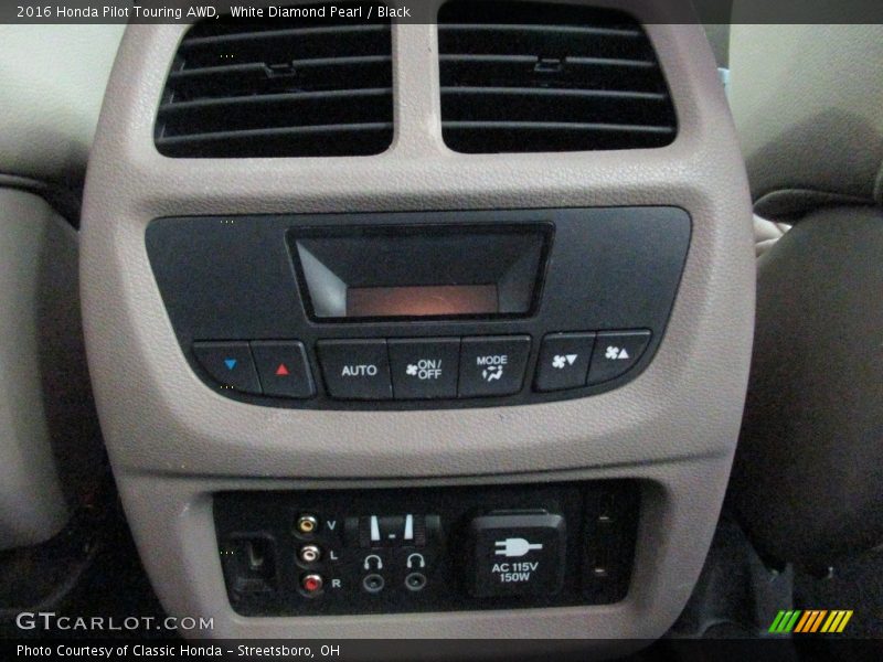 Controls of 2016 Pilot Touring AWD