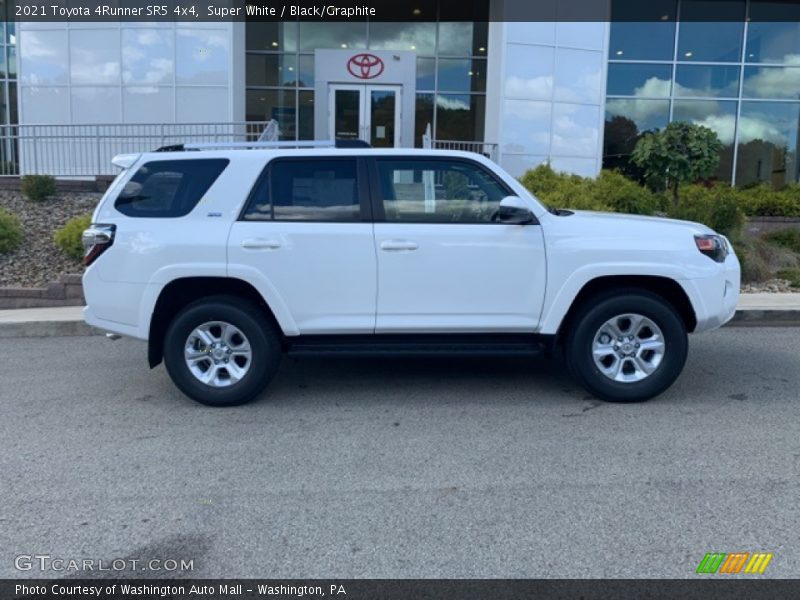 Super White / Black/Graphite 2021 Toyota 4Runner SR5 4x4
