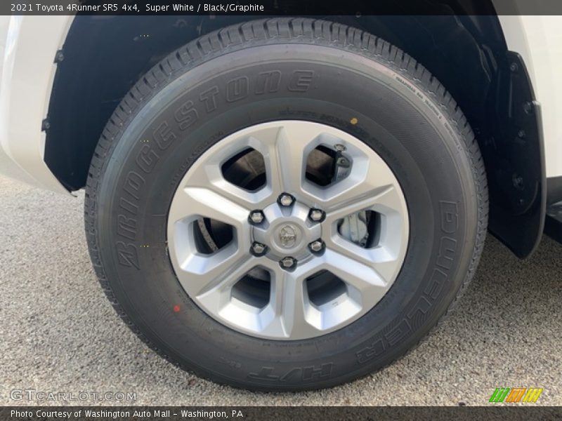 Super White / Black/Graphite 2021 Toyota 4Runner SR5 4x4