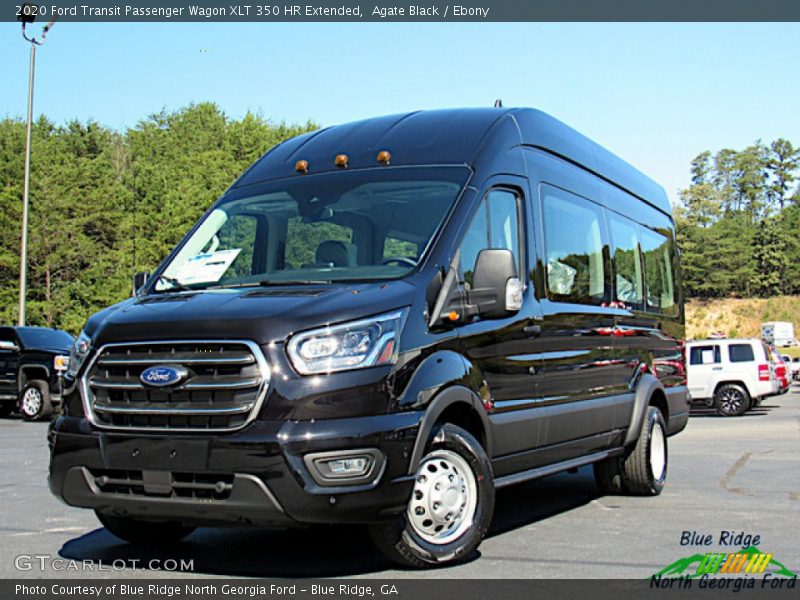 Front 3/4 View of 2020 Transit Passenger Wagon XLT 350 HR Extended