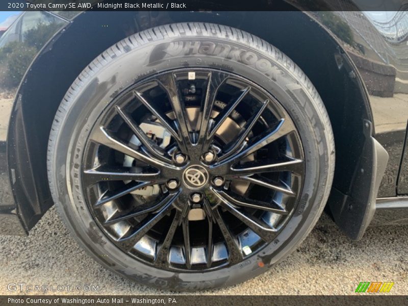 Midnight Black Metallic / Black 2020 Toyota Camry SE AWD